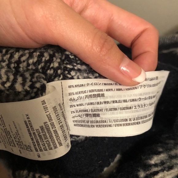 Abercrombie and Fitch Wool Cardigan - Picture 8 of 8